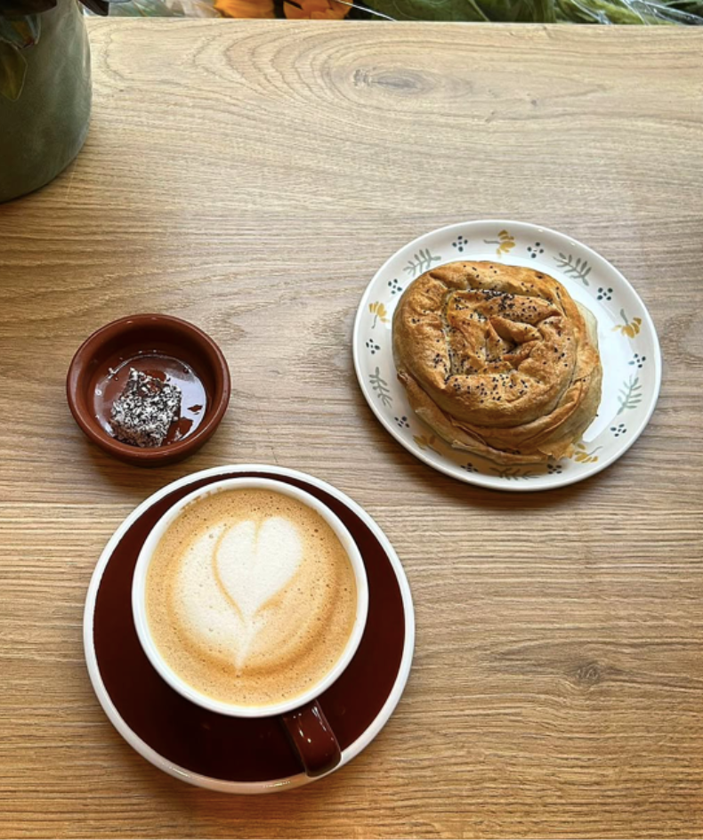 Binnen Roka Turkish & Greek Deli•Good Coffee