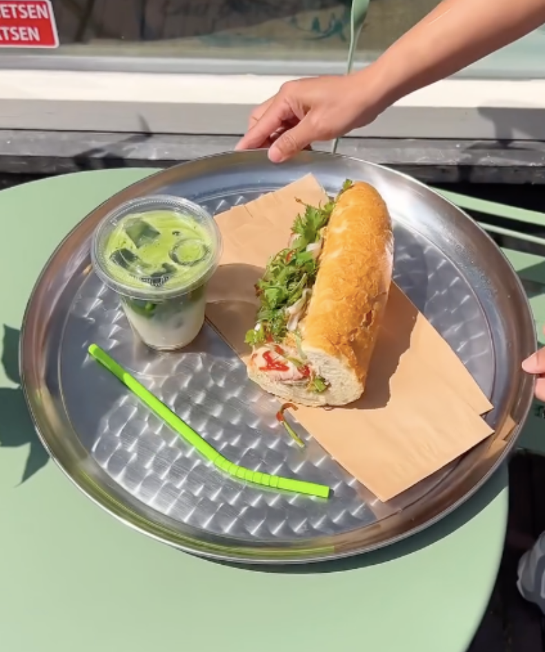 Binnen Café Paté